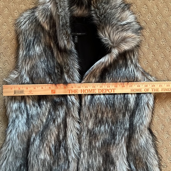 White House Black Market Gray Faux Fur Vest Jacket - Picture 7 of 8